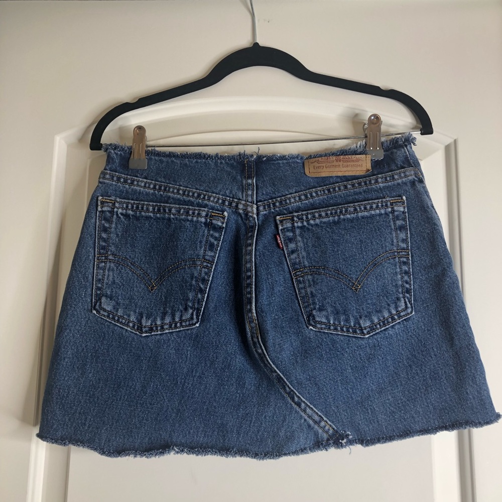 Levi’s mini denim skirt